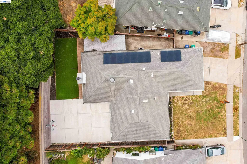 586 Bluefield Lane Hayward CA 94541