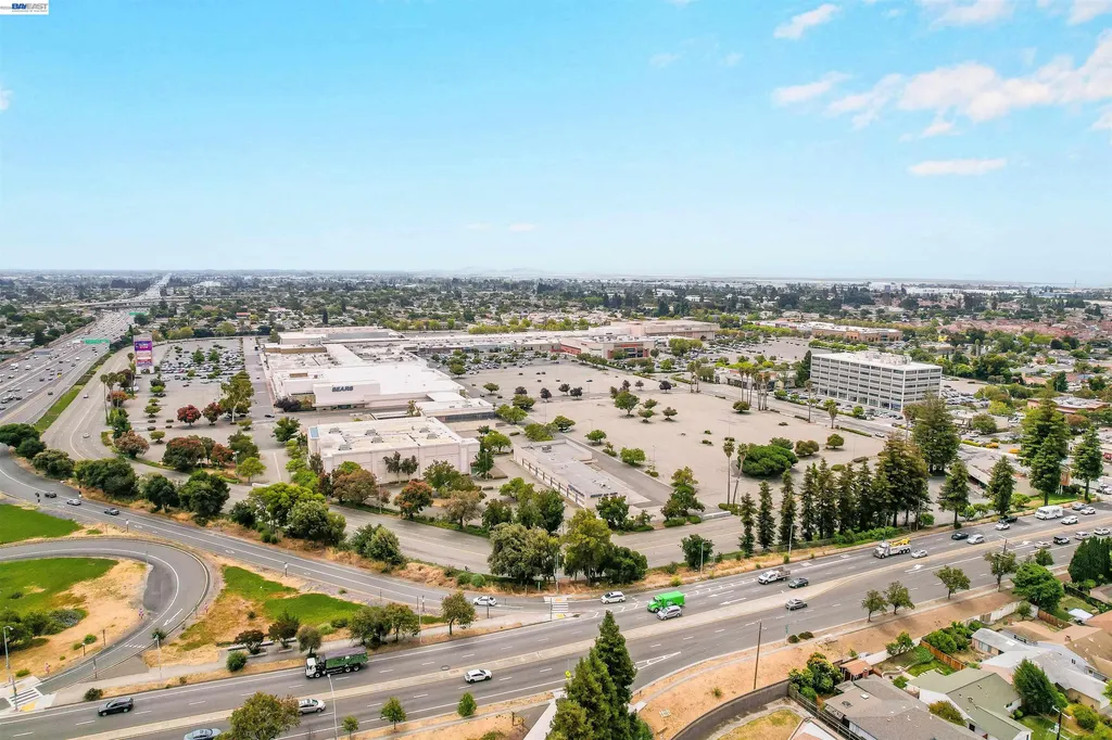 586 Bluefield Lane Hayward CA 94541