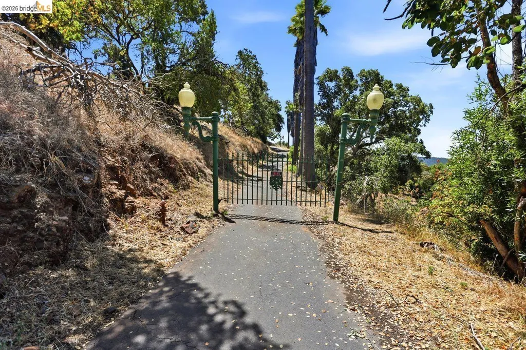 1200 Shadybrook Lane Napa CA 94558