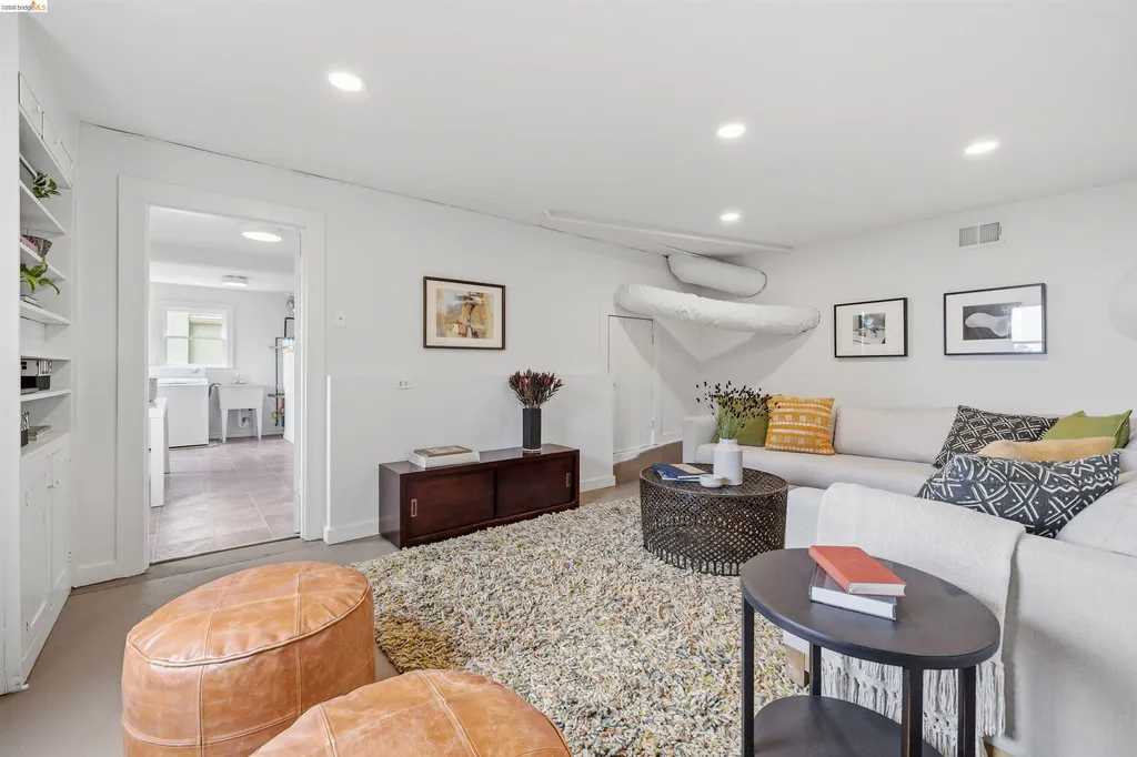 3631 Victor Avenue Oakland CA 94619