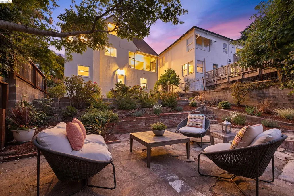 3631 Victor Avenue Oakland CA 94619