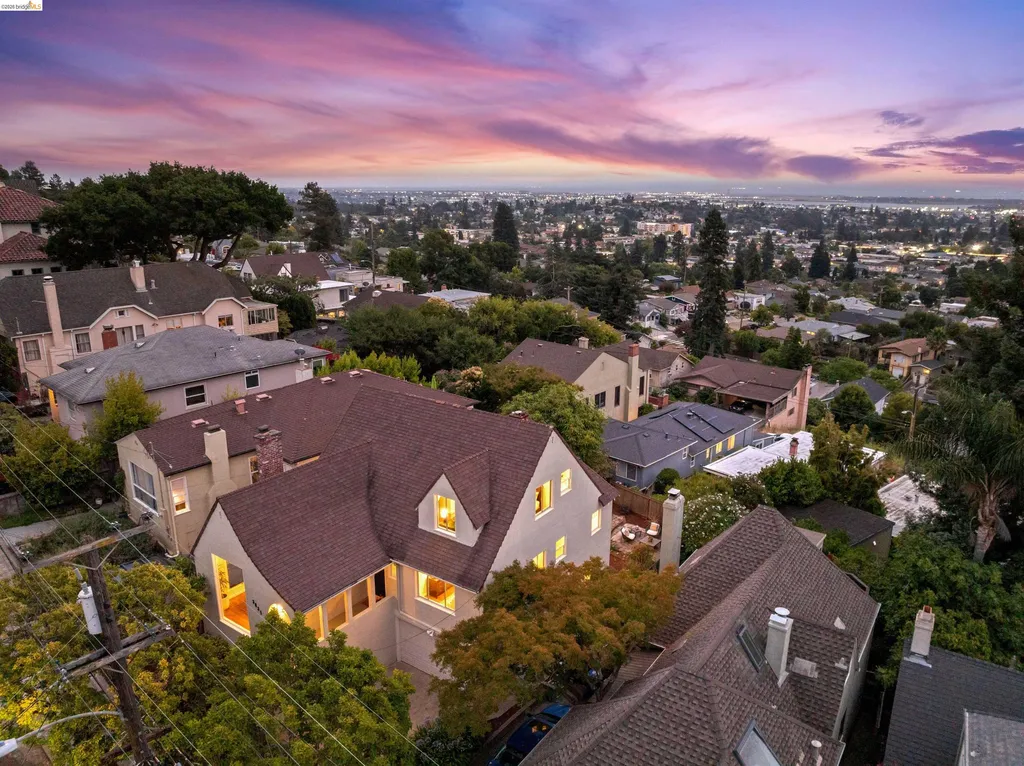 3631 Victor Avenue Oakland CA 94619