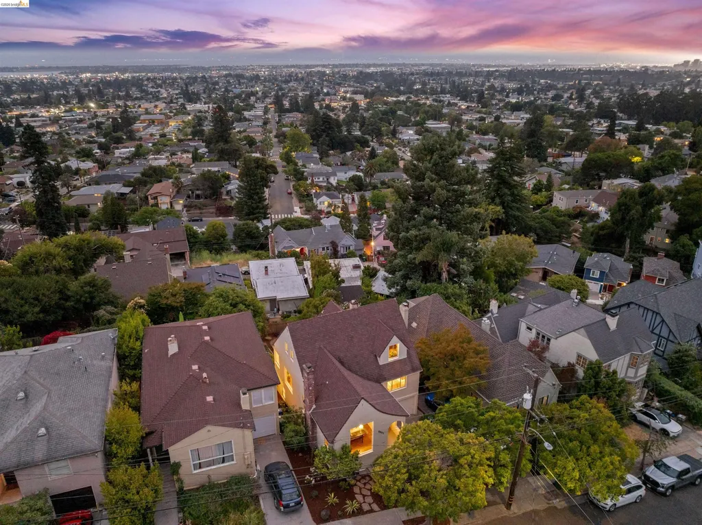 3631 Victor Avenue Oakland CA 94619