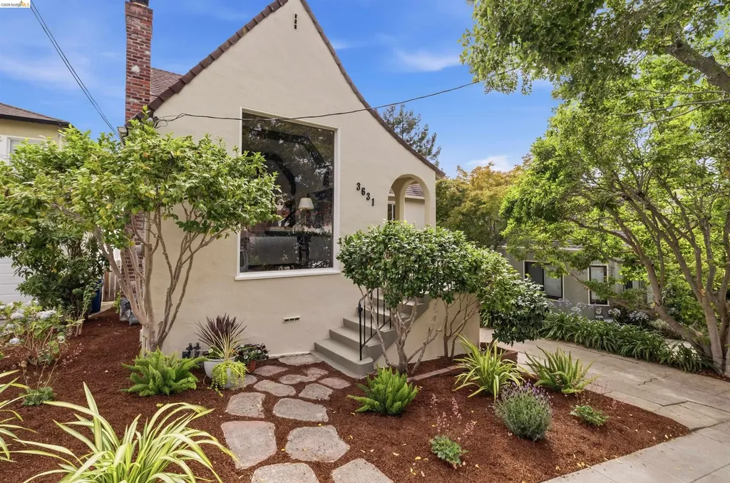 3631 Victor Avenue Oakland CA 94619