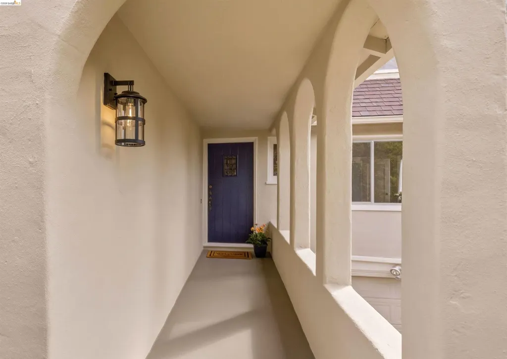 3631 Victor Avenue Oakland CA 94619