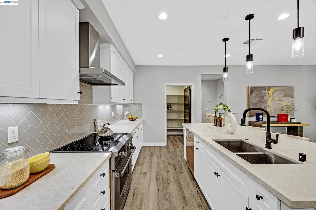 1920 Willow Street Alameda CA 94501