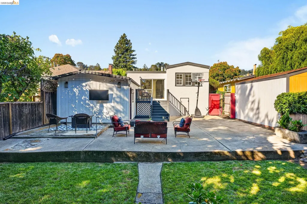 3057 Sylvan Avenue Oakland CA 94602