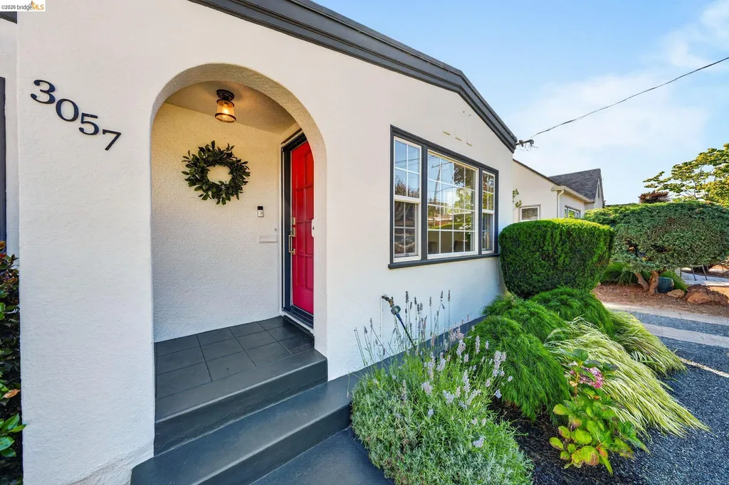 3057 Sylvan Avenue Oakland CA 94602