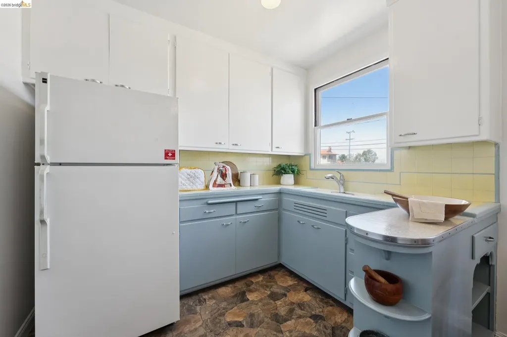 15162 Inverness Street San Leandro CA 94579