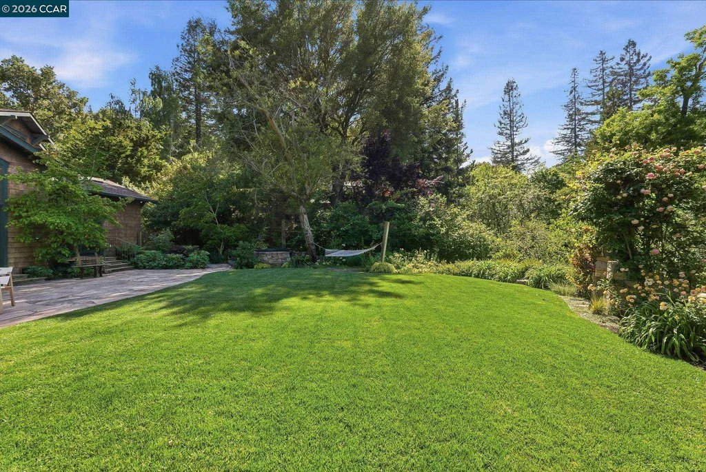30 Greenwood Court Orinda CA 94563