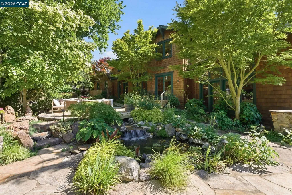 30 Greenwood Court Orinda CA 94563