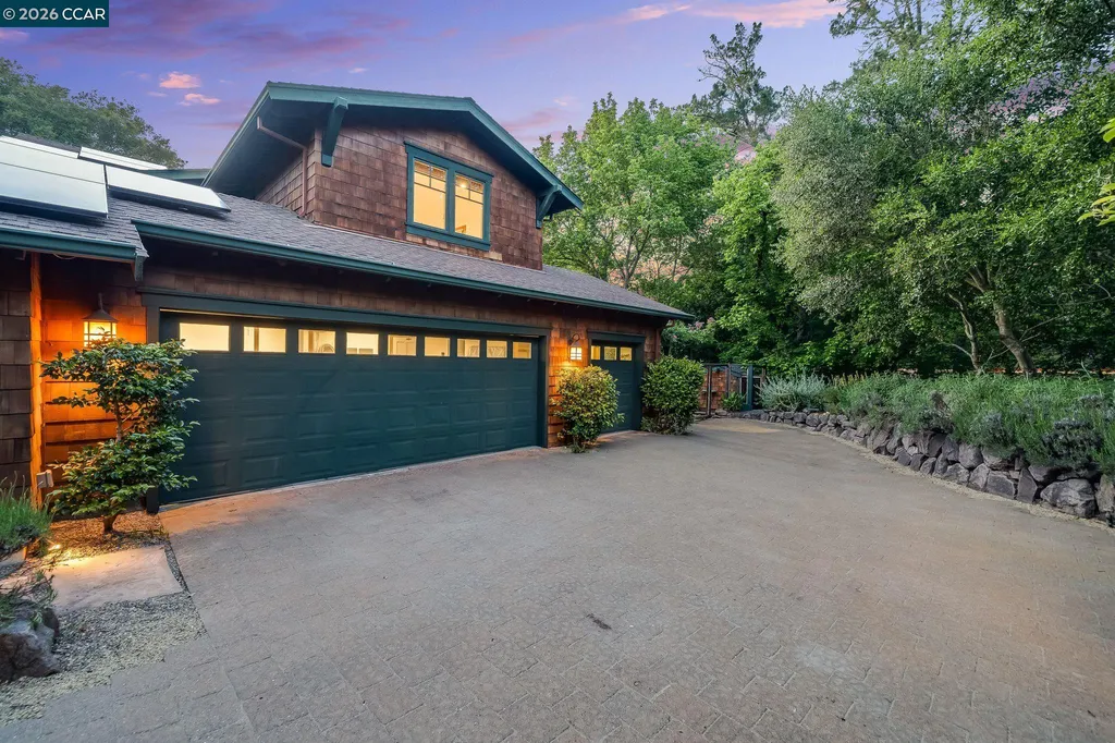 30 Greenwood Court Orinda CA 94563