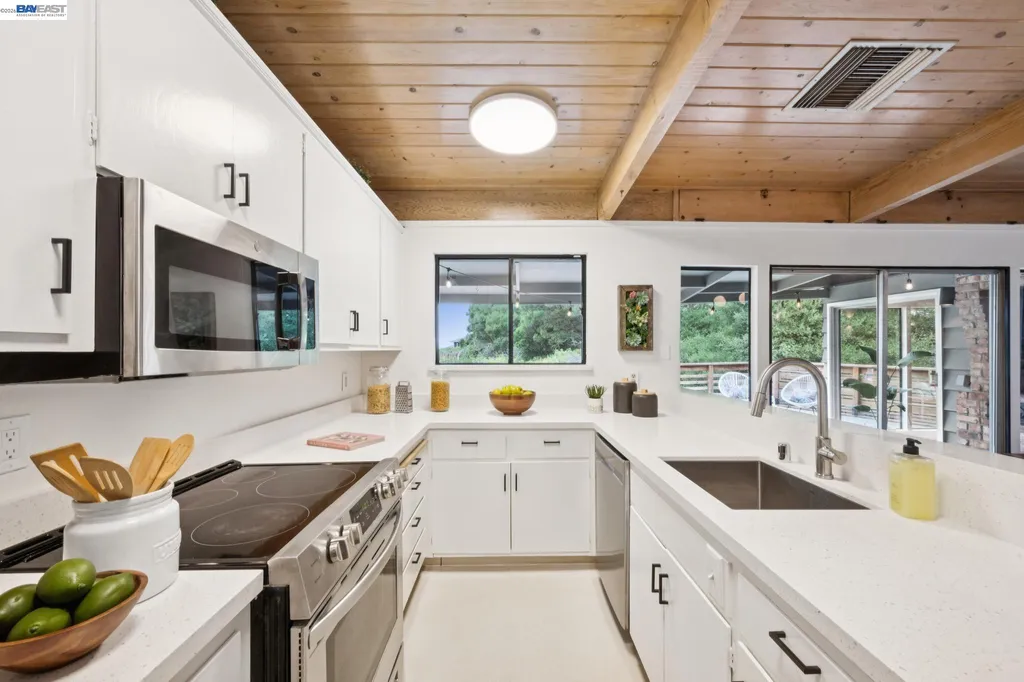 2800 Steinmetz Way Oakland CA 94602