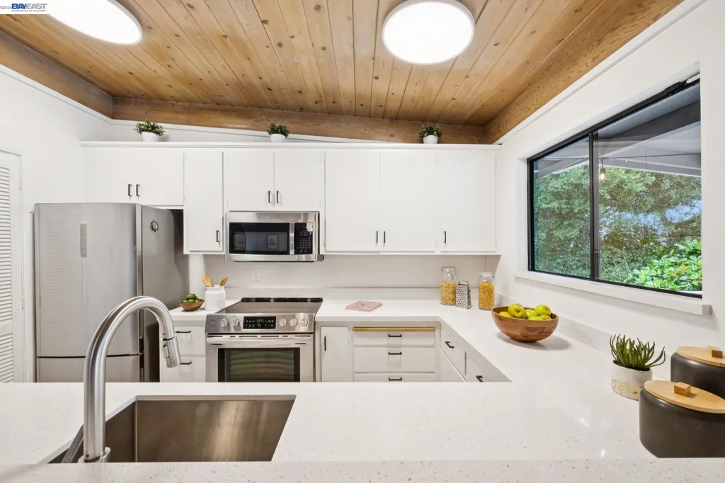 2800 Steinmetz Way Oakland CA 94602