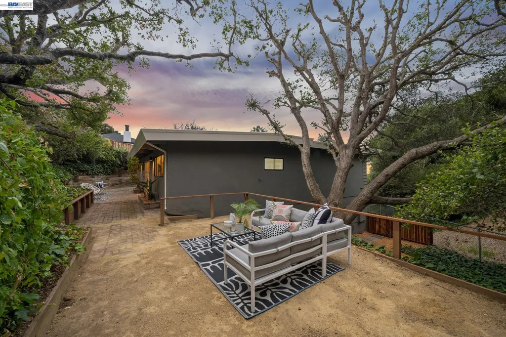 2800 Steinmetz Way Oakland CA 94602