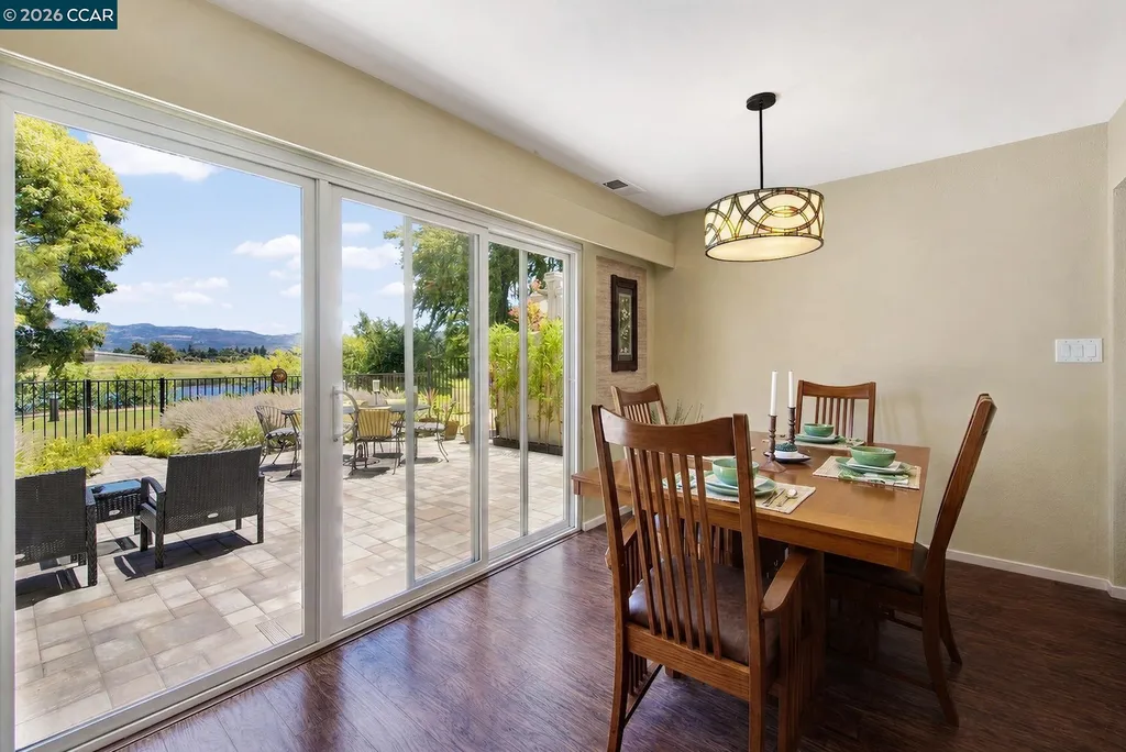 908 Marina Drive Napa CA 94559