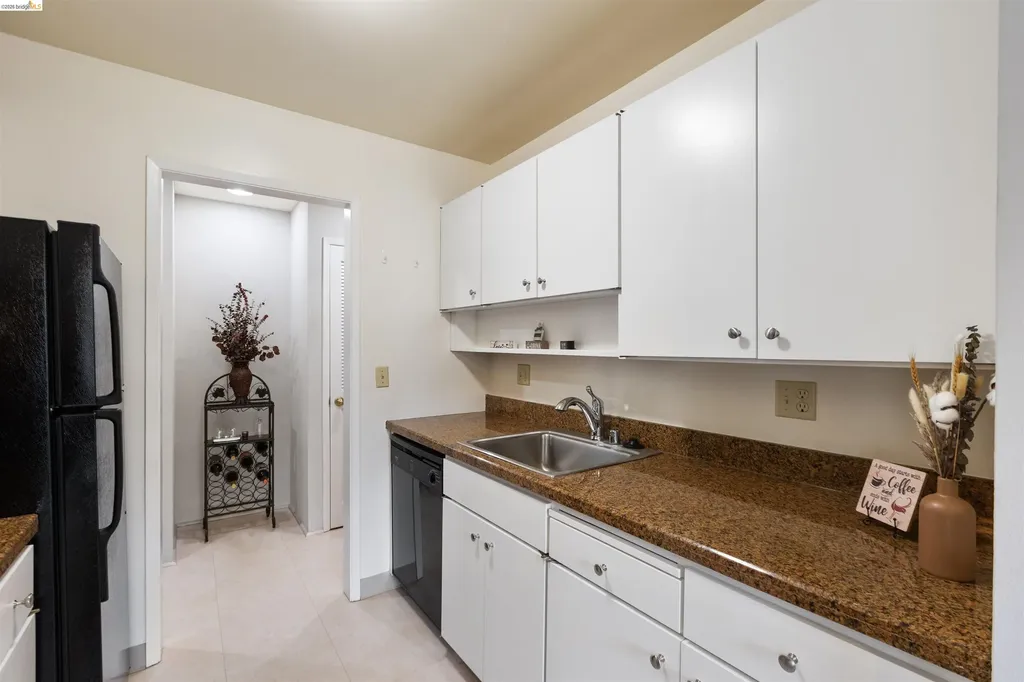 8 Captain Drive Emeryville CA 94608