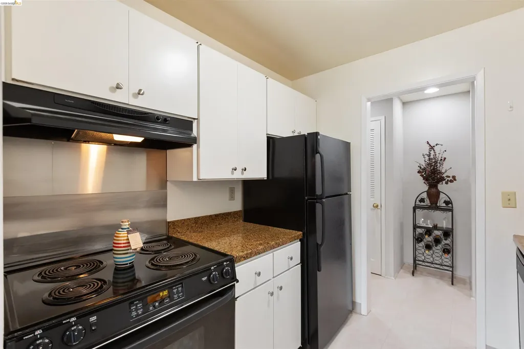 8 Captain Drive Emeryville CA 94608