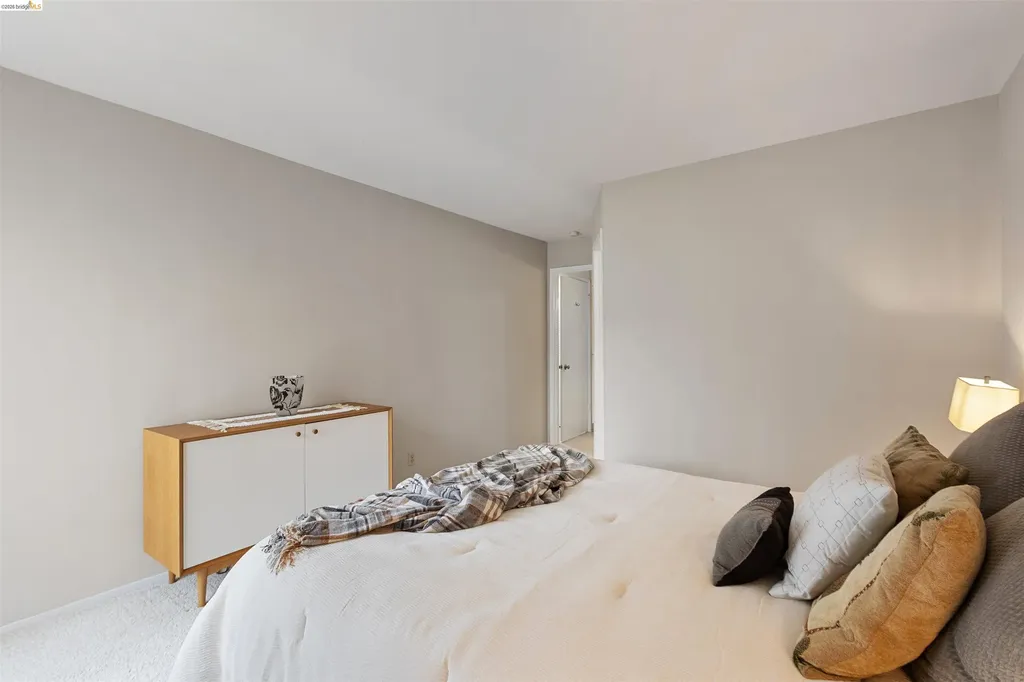 8 Captain Drive Emeryville CA 94608