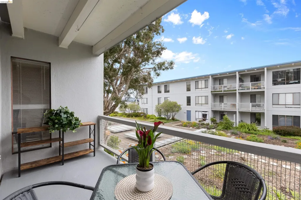8 Captain Drive Emeryville CA 94608