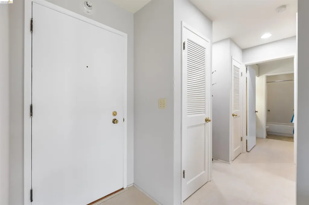 8 Captain Drive Emeryville CA 94608