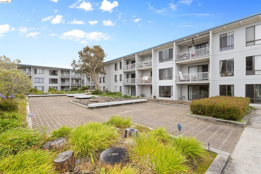 8 Captain Drive Emeryville CA 94608