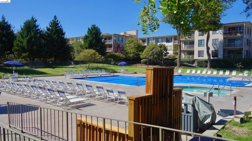 8 Captain Drive Emeryville CA 94608