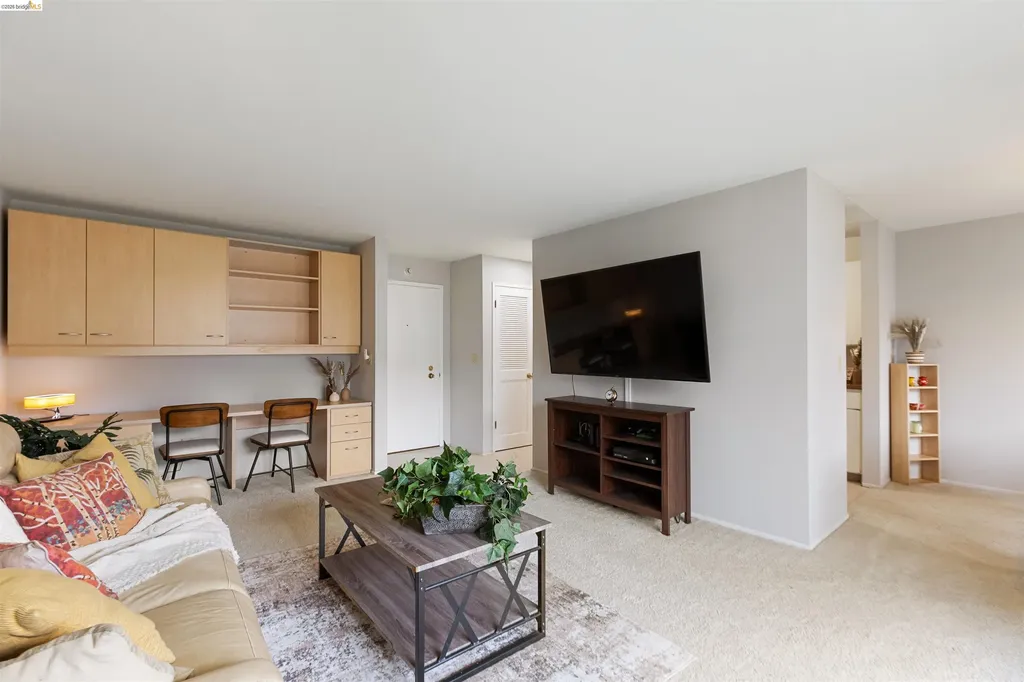 8 Captain Drive Emeryville CA 94608