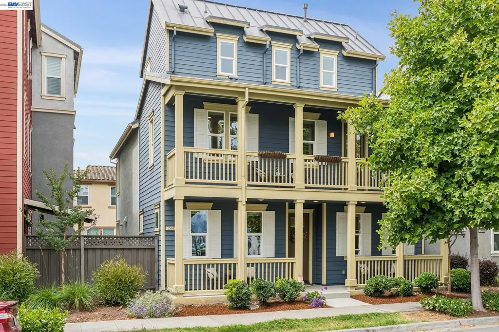 1568 Clement Avenue Alameda CA 94501