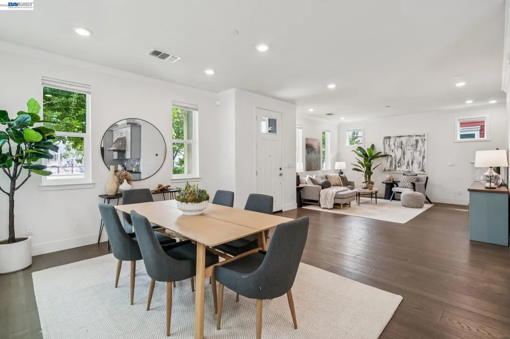 1568 Clement Avenue Alameda CA 94501