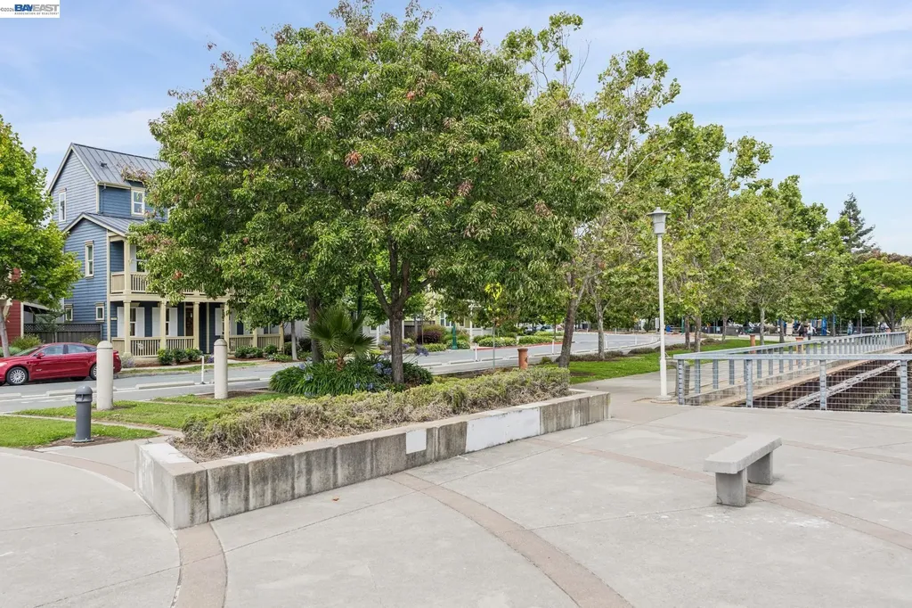 1568 Clement Avenue Alameda CA 94501
