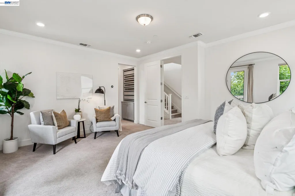 1568 Clement Avenue Alameda CA 94501