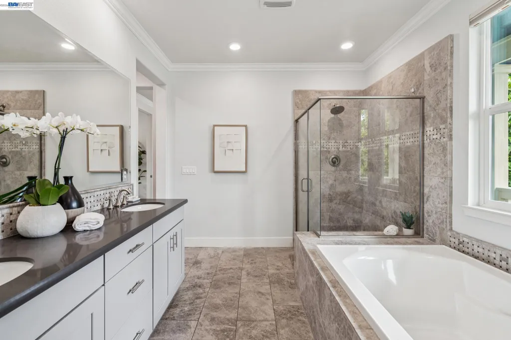 1568 Clement Avenue Alameda CA 94501