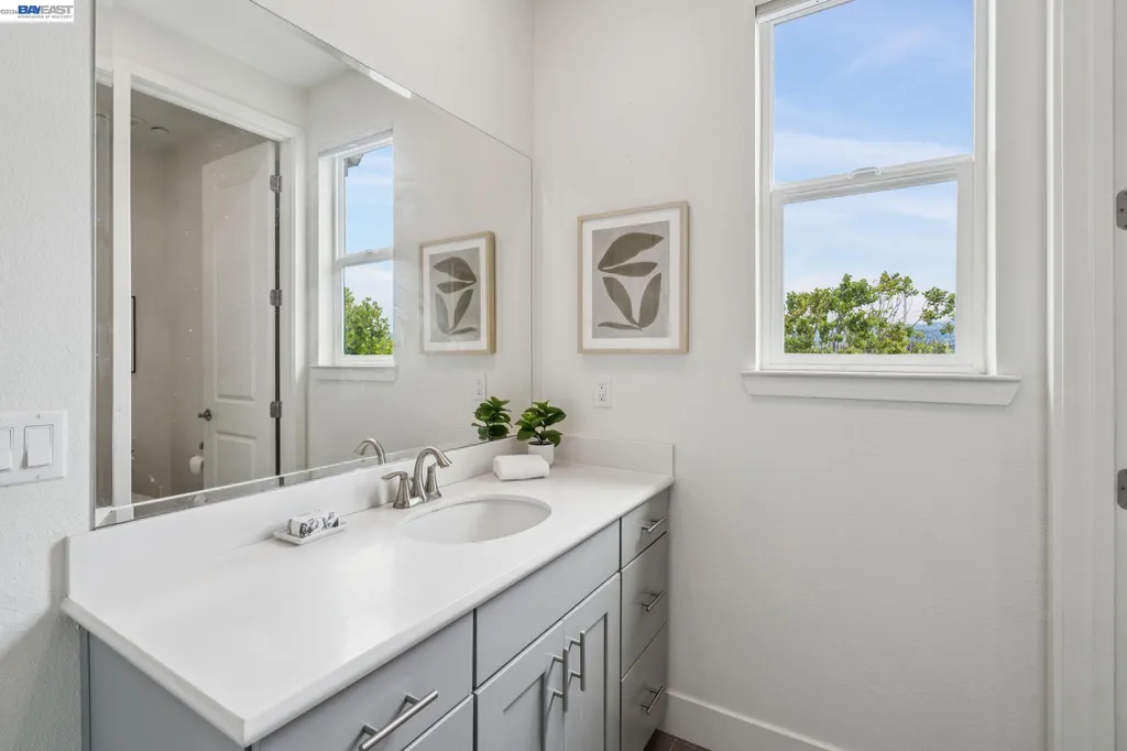 1568 Clement Avenue Alameda CA 94501