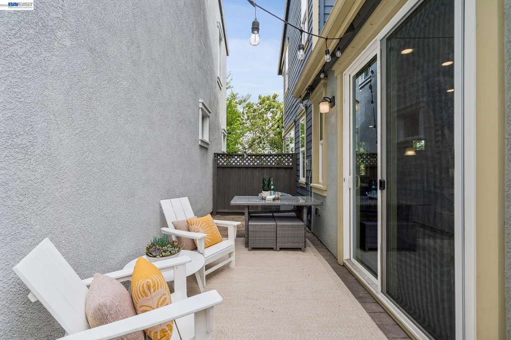 1568 Clement Avenue Alameda CA 94501
