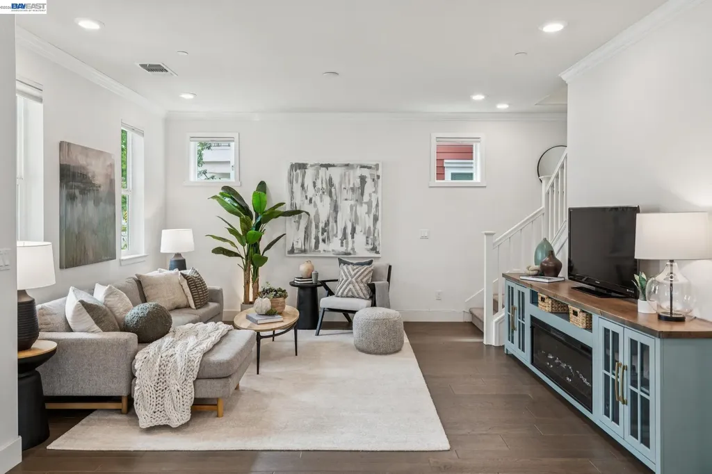 1568 Clement Avenue Alameda CA 94501