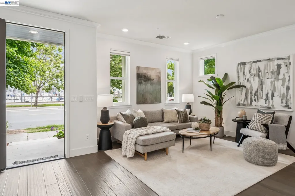 1568 Clement Avenue Alameda CA 94501