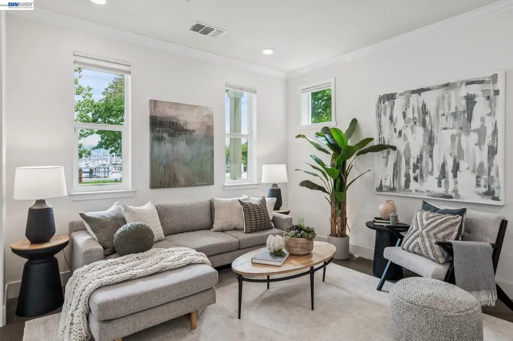 1568 Clement Avenue Alameda CA 94501