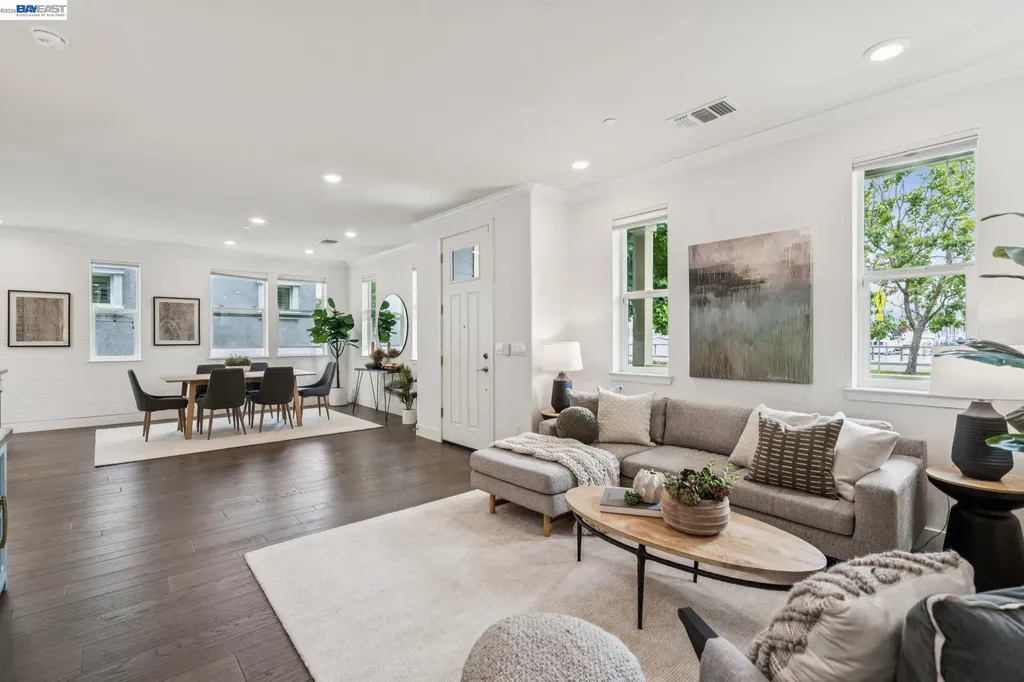 1568 Clement Avenue Alameda CA 94501