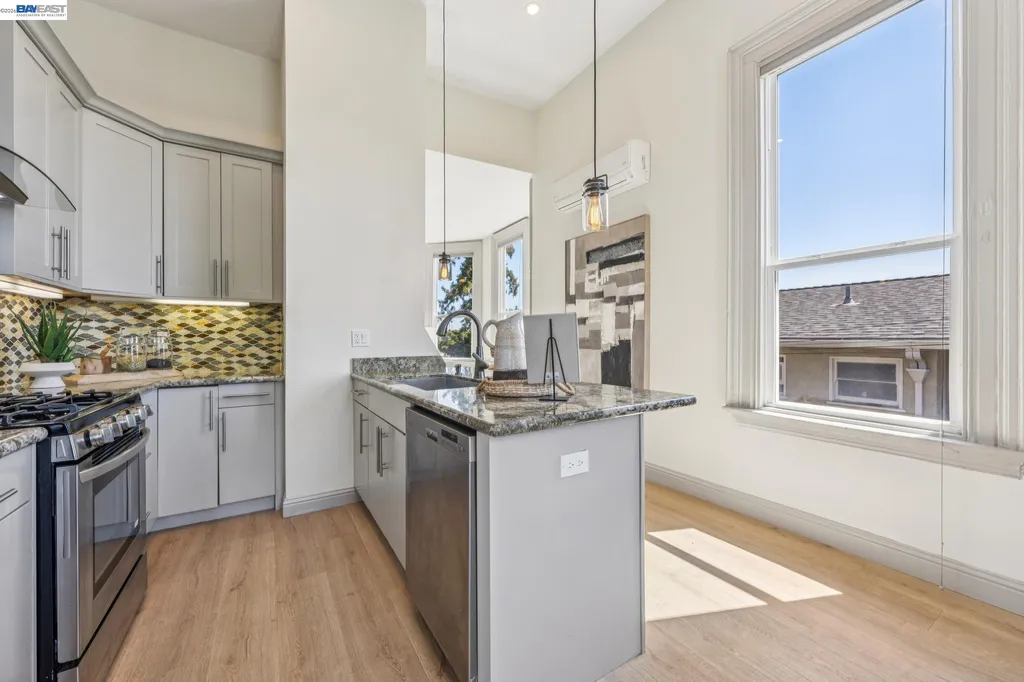 4324 Montgomery Street Oakland CA 94611