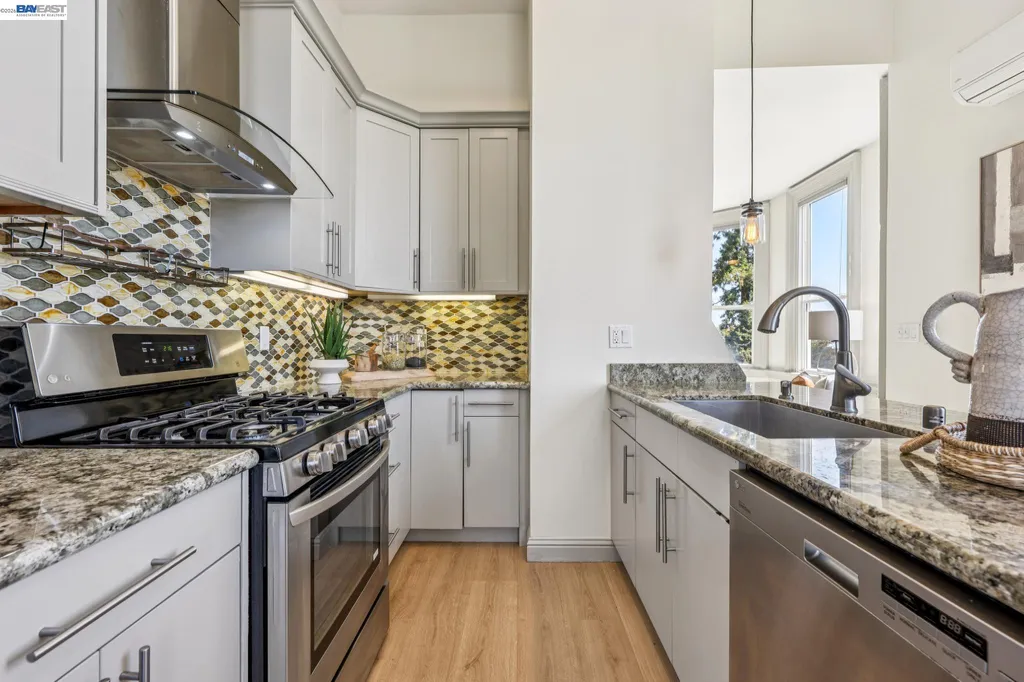 4324 Montgomery Street Oakland CA 94611