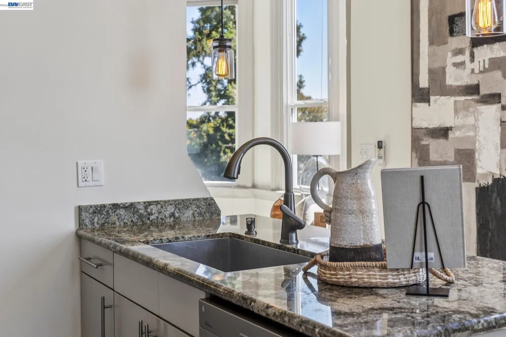 4324 Montgomery Street Oakland CA 94611