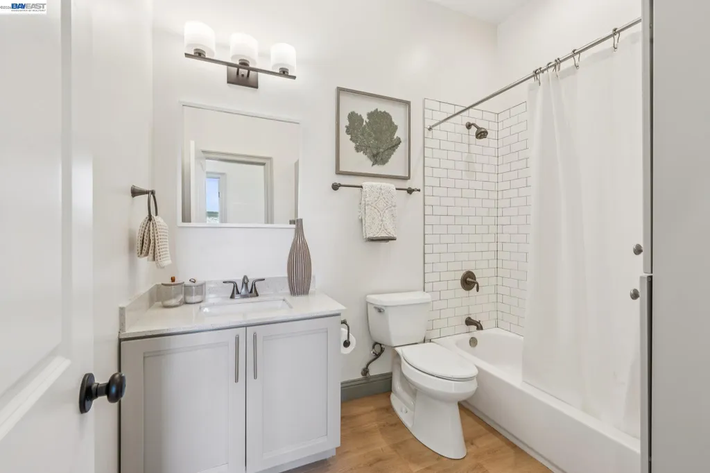 4324 Montgomery Street Oakland CA 94611