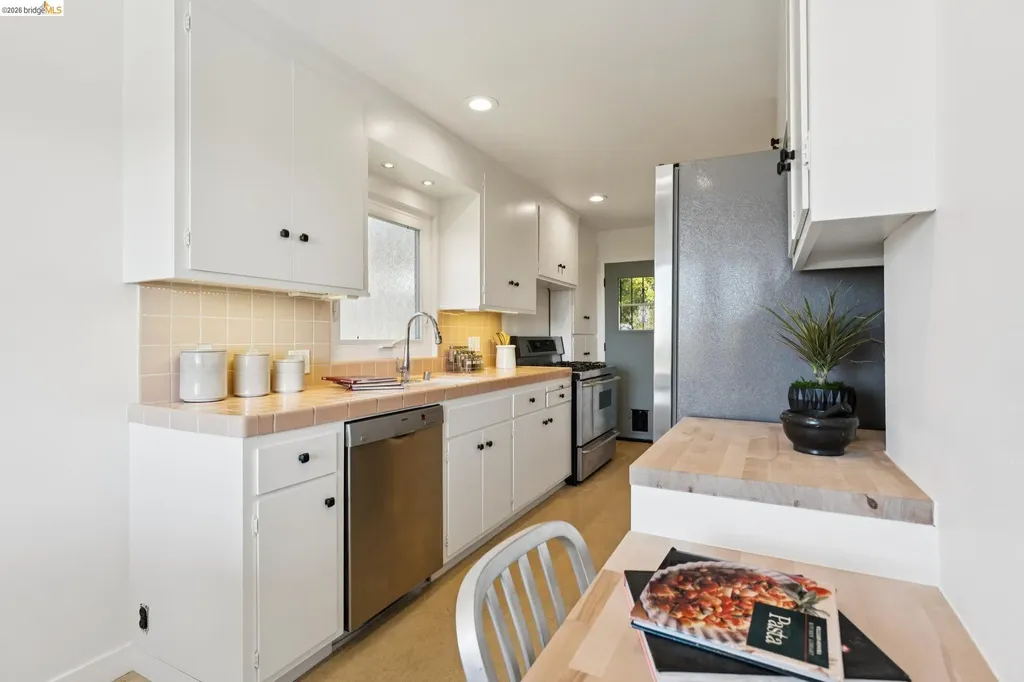 4050 Norton Avenue Oakland CA 94602