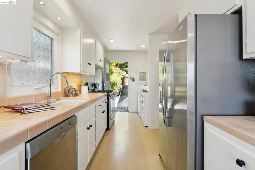 4050 Norton Avenue Oakland CA 94602