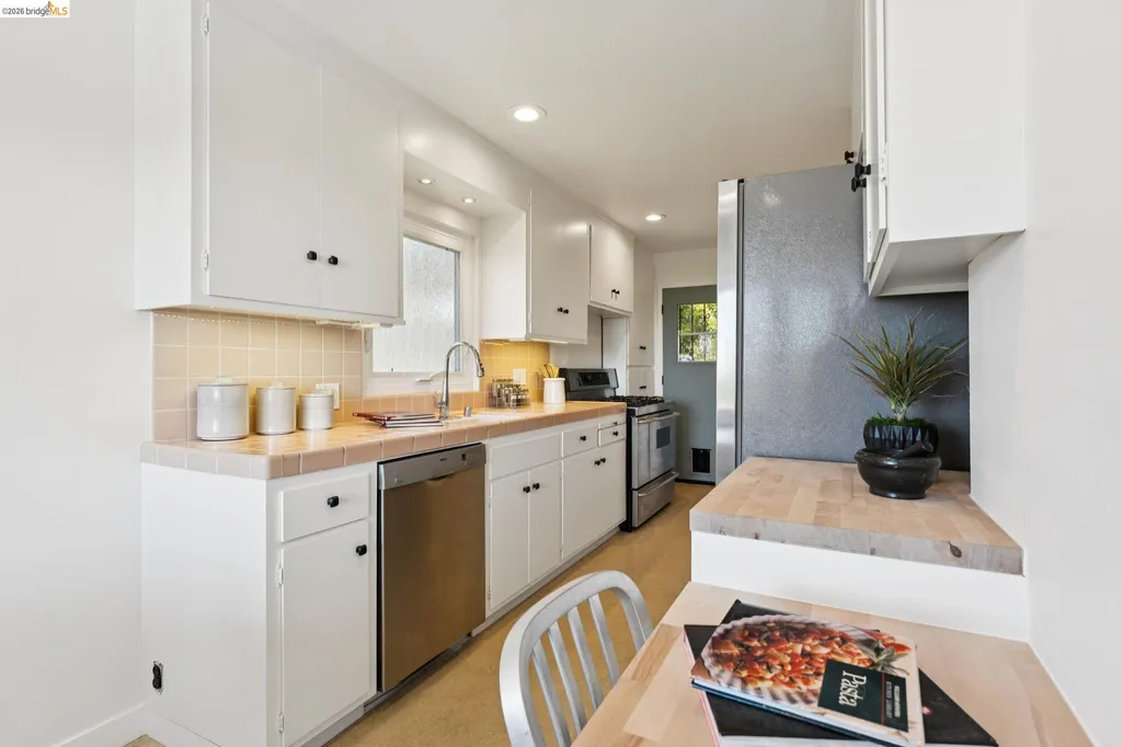 4050 Norton Avenue Oakland CA 94602