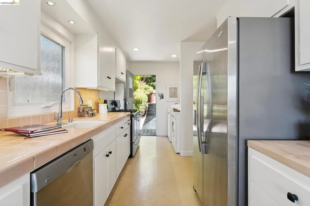 4050 Norton Avenue Oakland CA 94602