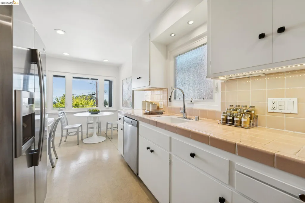 4050 Norton Avenue Oakland CA 94602