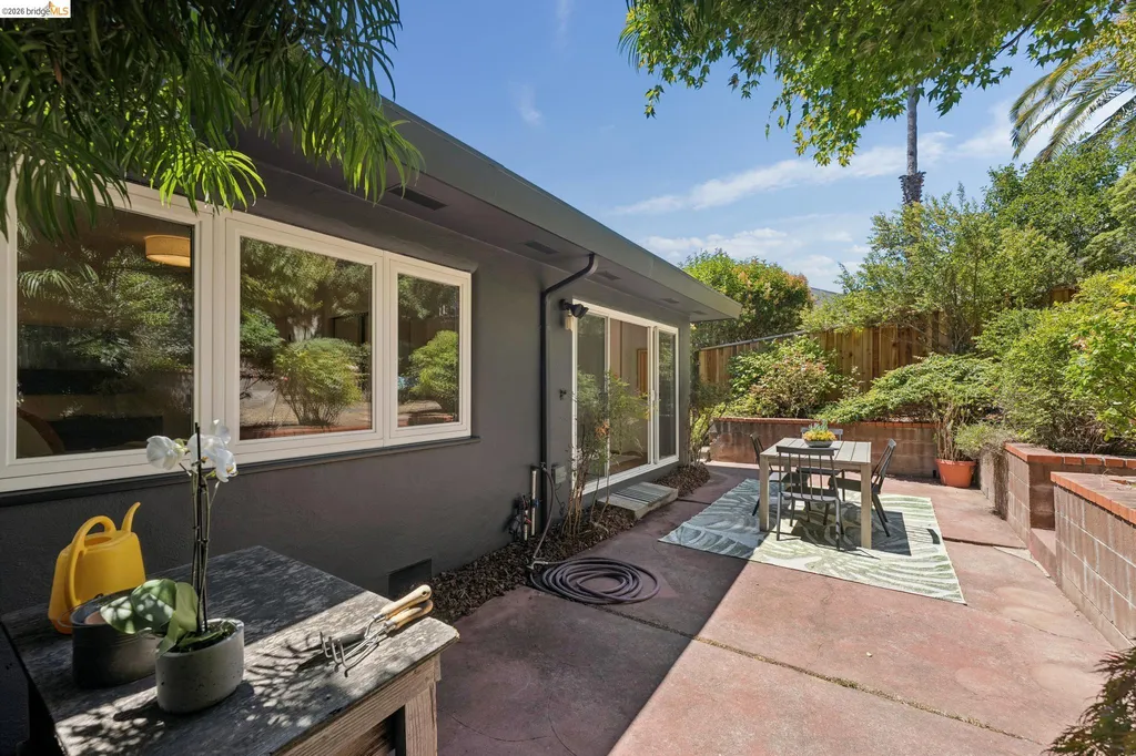 4050 Norton Avenue Oakland CA 94602