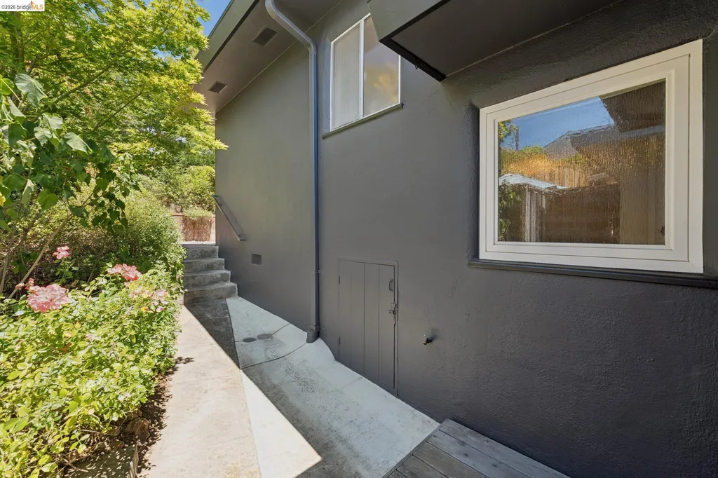 4050 Norton Avenue Oakland CA 94602